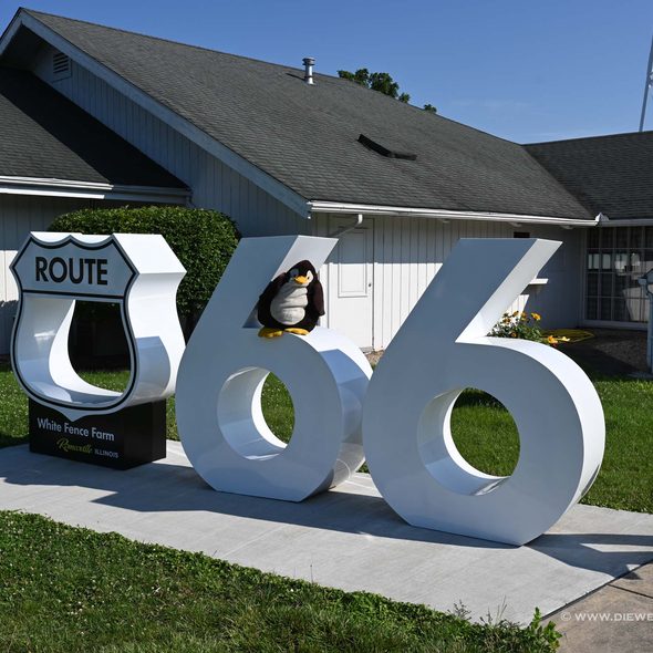 Romeoville White Fence Farm