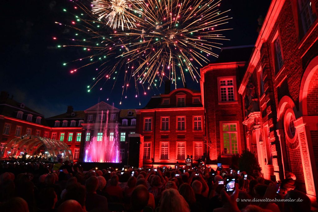 Schlosskonzert mit Feuerwerk