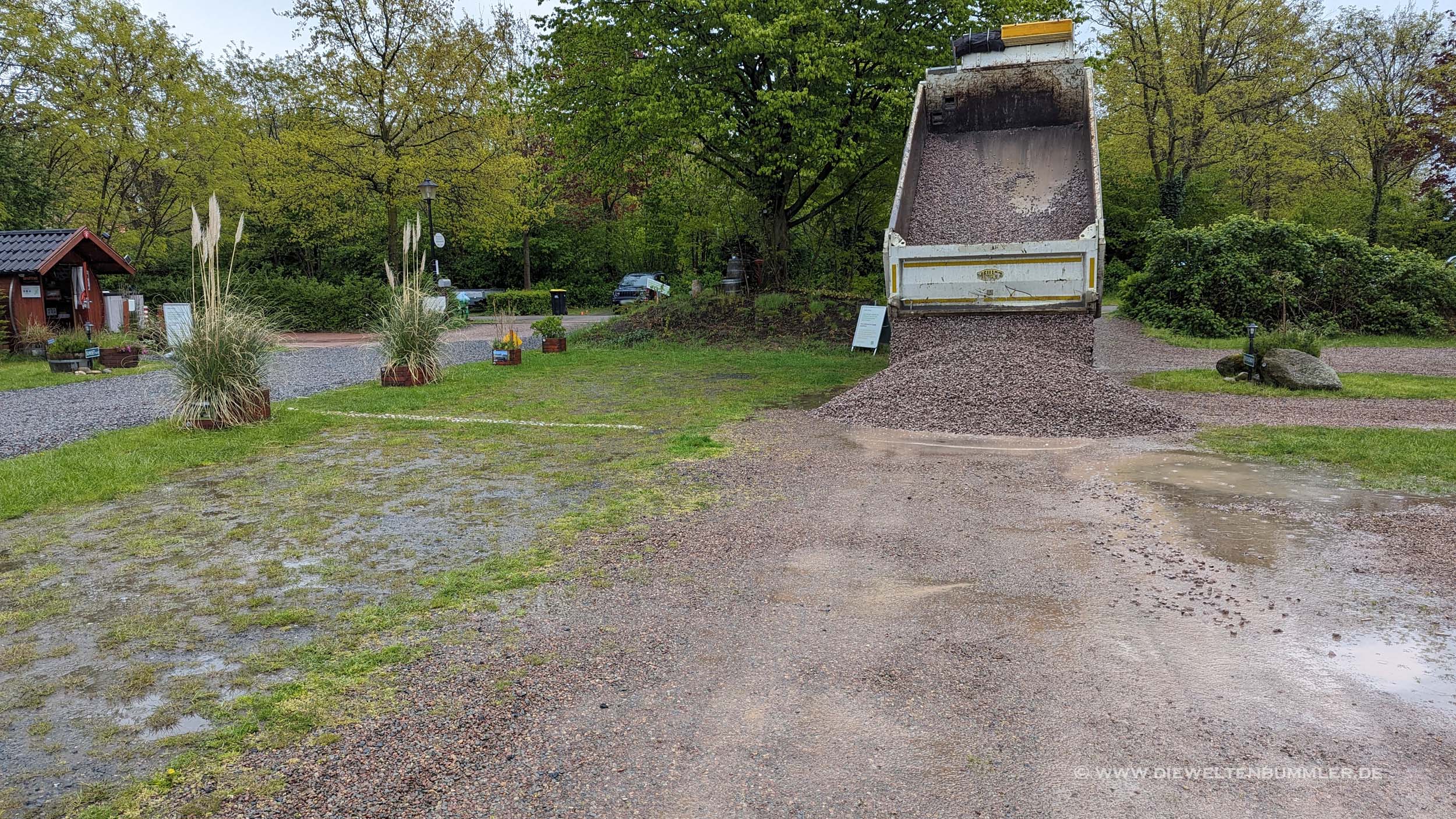 Die Fahrspuren hatten es dringen nötig.