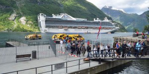 Kreuzfahrtschiffe im Geirangerfjord