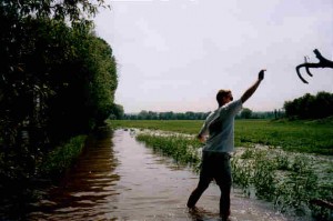 Radeln durch Hochwasser