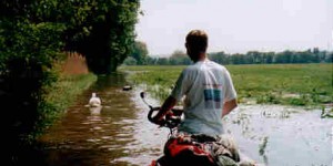 Radeln durch Hochwasser