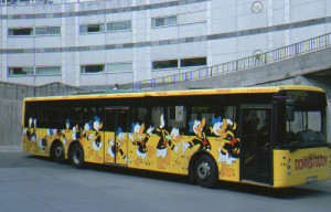 Linienbus mit Donald Duck