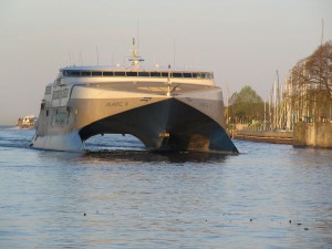 Buquebus auf dem Rio de la Plata