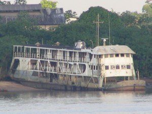 Altes Schiff im Hafen von Belem