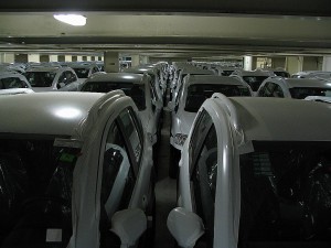 Autos im Schiffsbauch