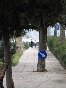 Fußgängerweg am Gardasee