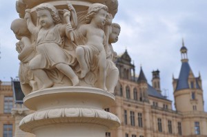 Skulptur an der Schlossbrücke