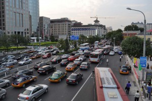 Straßenverkehr in Peking