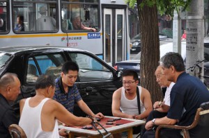 Spielen am Straßenrand