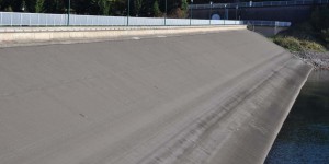 Staumauer der Ohratalsperre