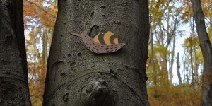 Schnecke als Symbol auf einem Wanderweg