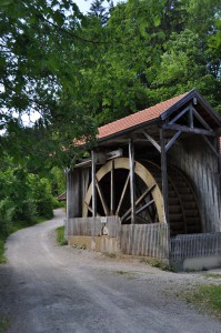 Wasserrad mit acht Metern Durchmesser