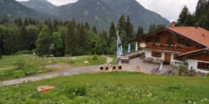 Die Bäckeralm oberhalb von Rottach