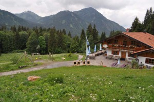 Die Bäckeralm oberhalb von Rottach