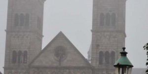 Kirche im Nebel