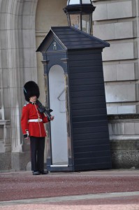 Soldat vor dem Buckhingham Palast