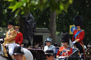 Queen auf dem Weg vom Buckingham Palast