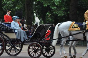Die Queen in der Kutsche
