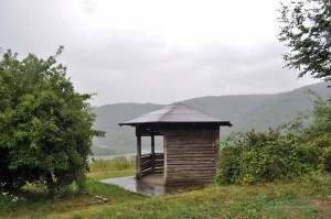 Schutzhütte im Regen