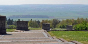 Mahnmal mit Blick auf Weimar