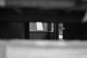Blick durch den Briefkastenschlitz