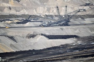 Bagger im Tagebau