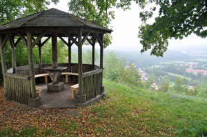 Pavillon am Wegesrand