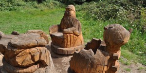 Geschnitzter Rastplatz