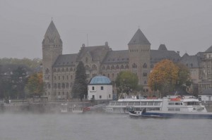 Dunst über dem Rhein