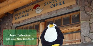 Pingu vor dem Weihnachtsmannhaus