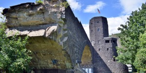 Zerstörte Brücke bei Remagen