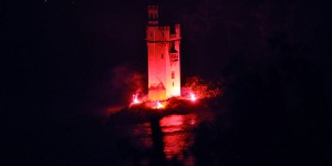 Mäuseturm bei Rhein in Flammen
