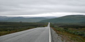 Weite Straße in Lappland