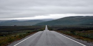Weite Straße in Lappland