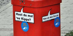 Rote Mülltonne in Hamburg