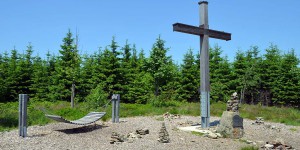 Gipfelkreuz auf dem höchsten Berg von NRW