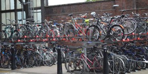 Fahrradparkplatz in zwei Etagen