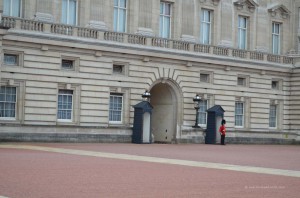 Wache vor dem Buckingham Palast