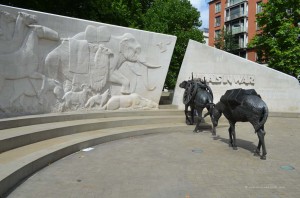 |Denkmal für die toten Tiere im Krieg