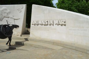 Denkmal für die toten Tiere im Krieg