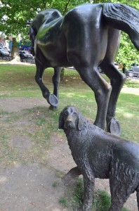 Denkmal für die toten Tiere im Krieg