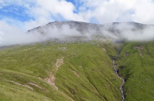 Wolkenverhangener Ben Nevis