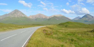 Straße auf die Isle of Skye
