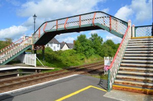 Brücke über die Gleise