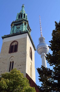 Kirche vor dem Alexanderturm