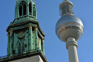 Kirche vor dem Alexanderturm