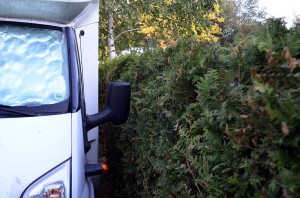 Stellplatz ganz dicht an der Hecke
