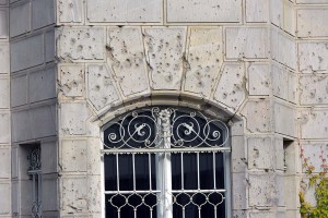 Einschusslöcher aus dem Zweiten Weltkrieg