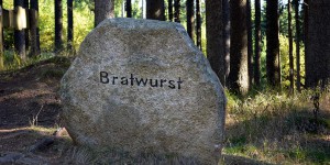 Stein mit Bratwurst